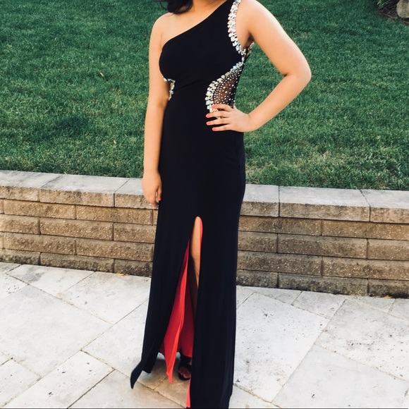 Betsy & Adam Dresses & Skirts - Black & pink one shoulder prom dress!